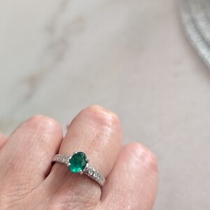 18k Diamond and emerald ring size 7